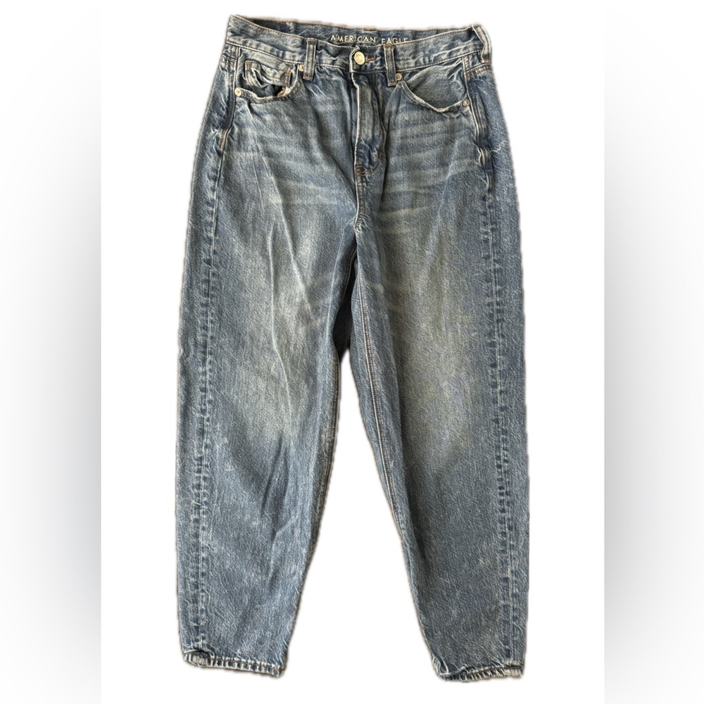 American Eagle relaxed mom jeans